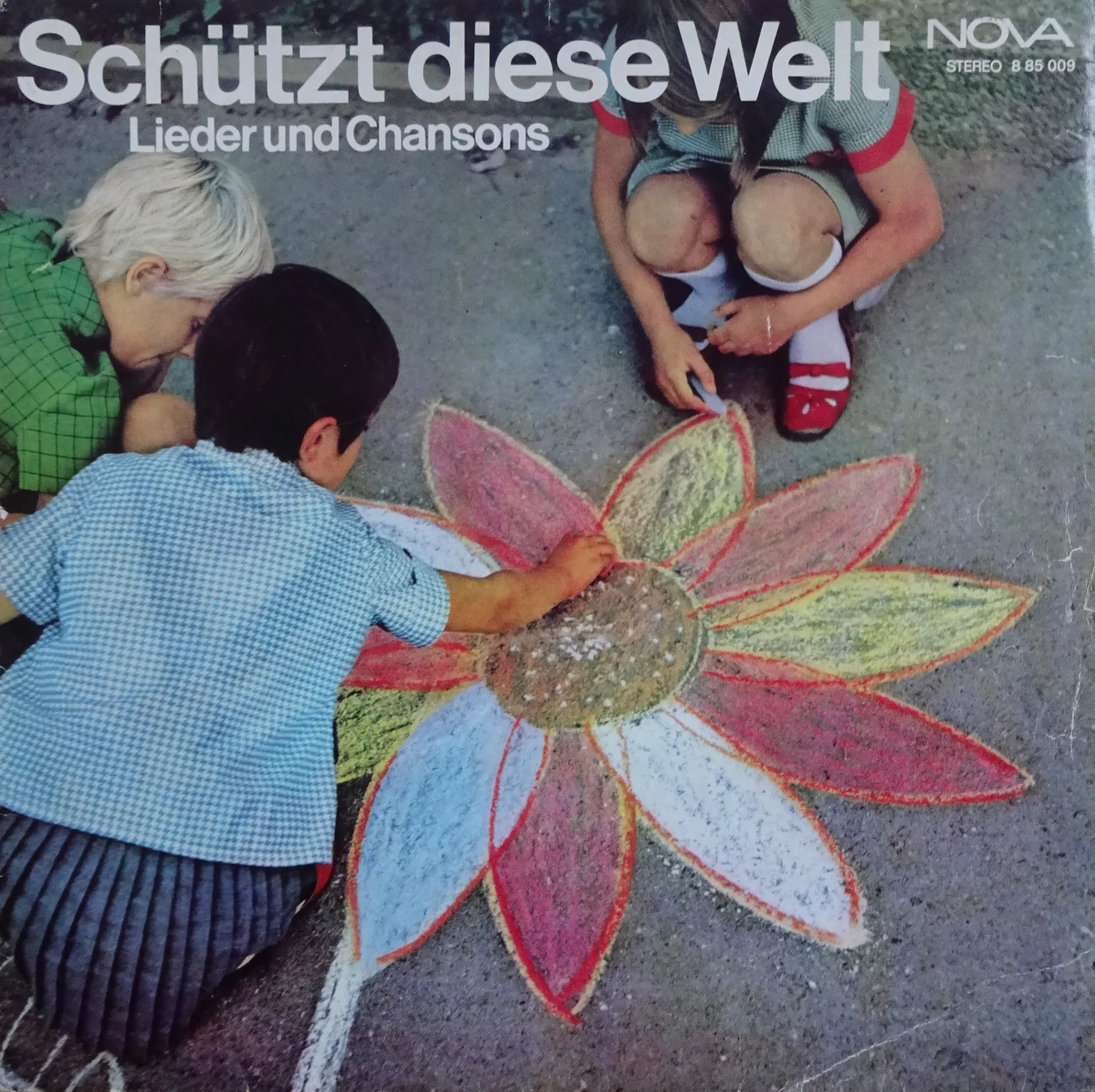 Wie weit liegt Vietnam entfernt? – Mary-Edith Schreiber (Sleeve (front))